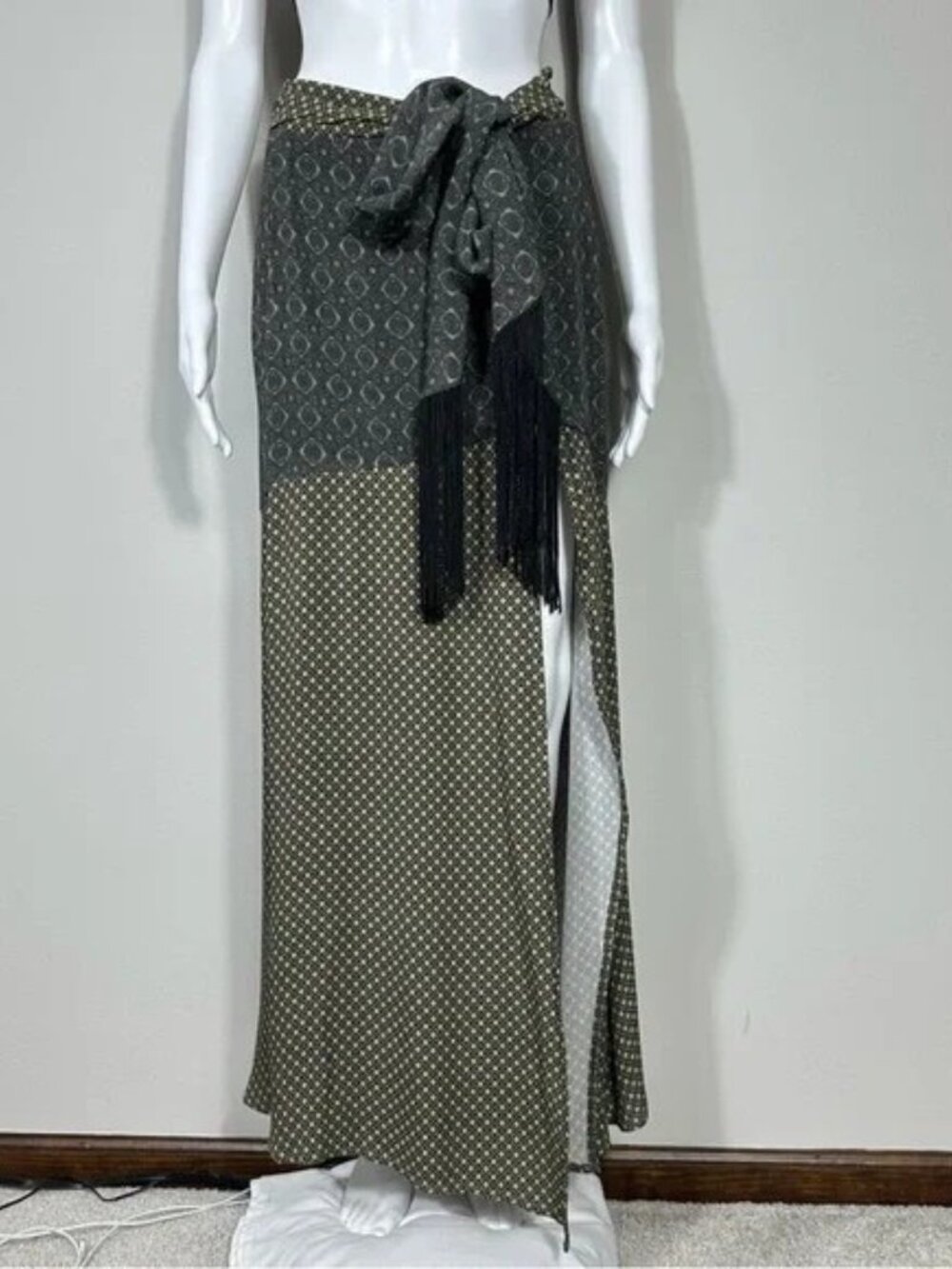 House of Harlow 1960 x Revolve Giorgia Skirt Geo Multi Sz Small Fringe Slit Boho - Picture 5 of 6